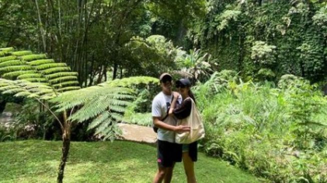 Penampilan Mikha Tambayong Honeymoon, Curi Perhatian Netizen