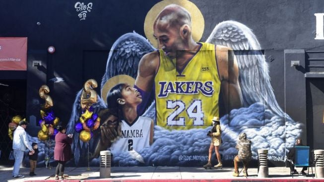 Kostum Pemain Basket Kobe Bryant yang Dilelang Laku Puluhan Miliar Rupiah