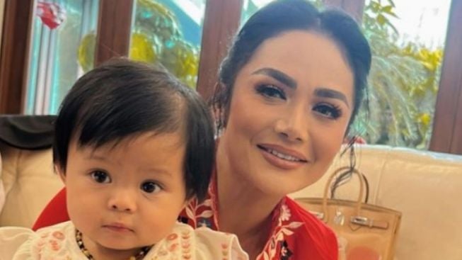 Krisdayanti Ungkap Alasan Beri Minum Kopi ke Ameena, Ternyata Berdasarkan Pengalamannya: Dulu Aku Hampir Mau Meninggal