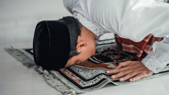 Tata Cara Salat Witir 3 Rakaat Lengkap dengan Bacaan Niat, Penutup Sempurna Ibadah Tarawih Ramadhan