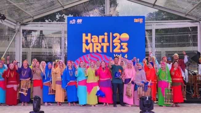 Alat Musik Angklung dari Indonesia Diakui UNESCO sejak 2010, Tampil Menawan di HUT Keempat MRT Jakarta
