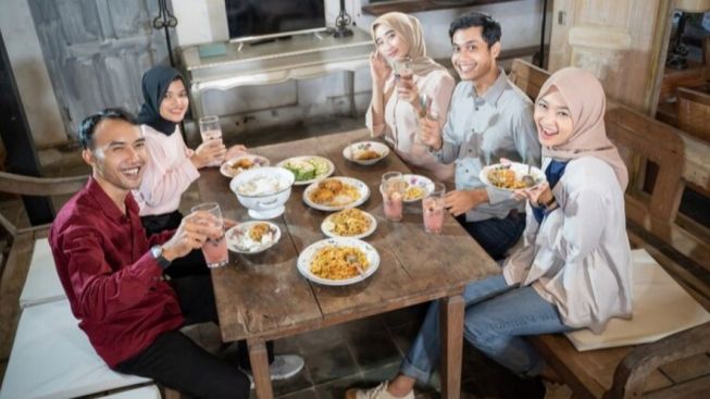 Waspada! Buya Yahya Wanti-wanti Buka Bersama Malah Jadi Ladang Maksiat, Ini Alasannya