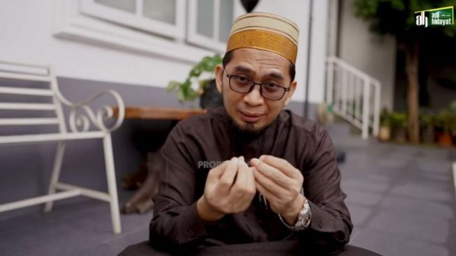 Ustaz Adi Hidayat Ungkap Amalan Paling Mudah di Bulan Ramadhan, Pahala Seabrek Setara Ibadah 83 Tahun