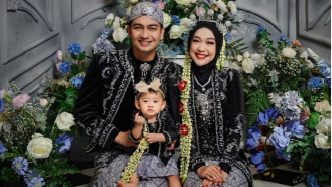 Rumah Tangga dengan Teuku Ryan Diisukan Retak, Ria Ricis Tetap Full Senyum sambil Minta Dikuatkan