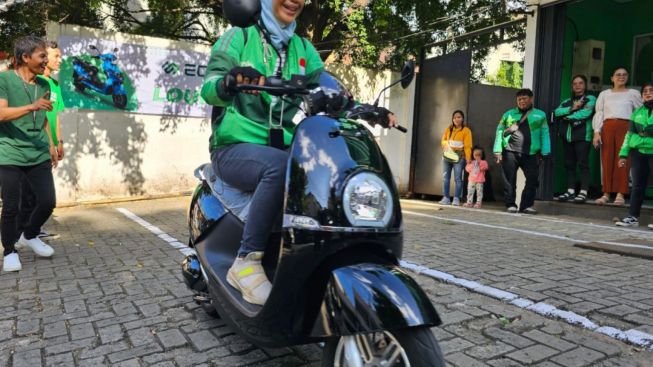 Komunitas Ojol Kini Dipermudah Untuk Beralih ke Motor Listrik