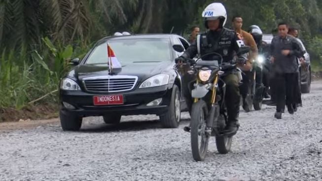 Soal Jalanan Rusak di Lampung, Warga: Baru Dibenerin Tiga Hari Selama 20 Tahun