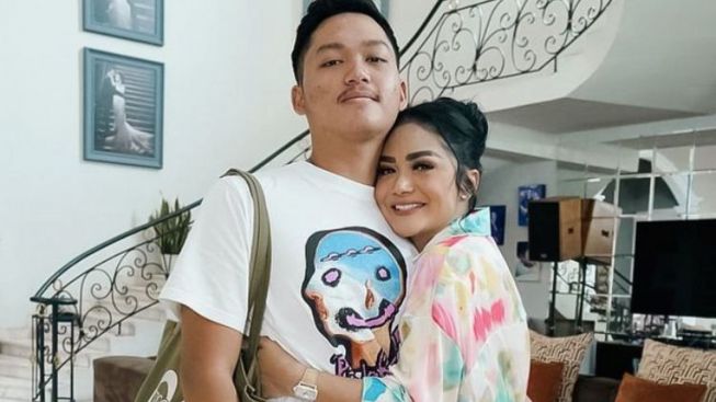 Azriel Hermansyah Tak Datang ke Konser Kris Dayanti, Jadi Gunjingan: Emang Kagak Doyan Gabung Sama Emak Kandung
