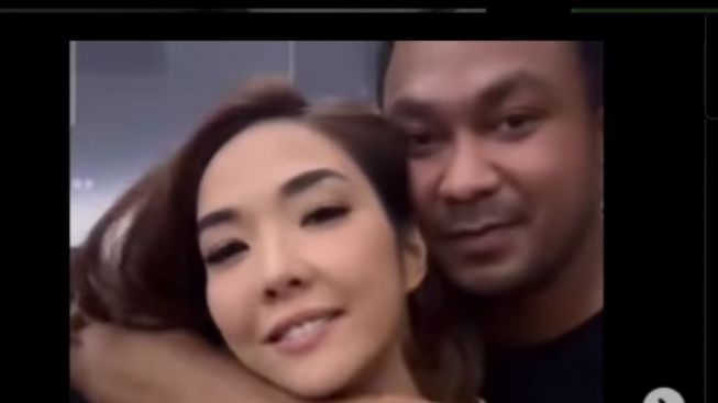 Viral Video Hot Gisel dengan Lelaki Misterius