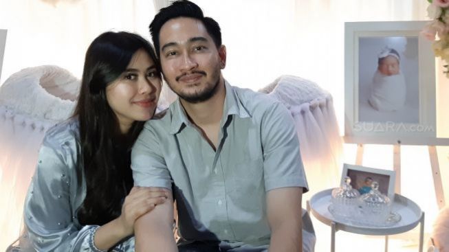 Syahnaz Sadiqah Murung Lihat Jeje Govinda Sibuk Main HP, Warganet: Takut Suami Lagi Chat di Gojek Juga