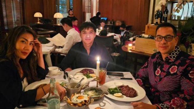 Ari Wibowo dan Inge Anugrah Makan Malem Bareng Usai Acara Wisuda Kenzo, Netizen Ribut: Yang Bayar Siapa Nih