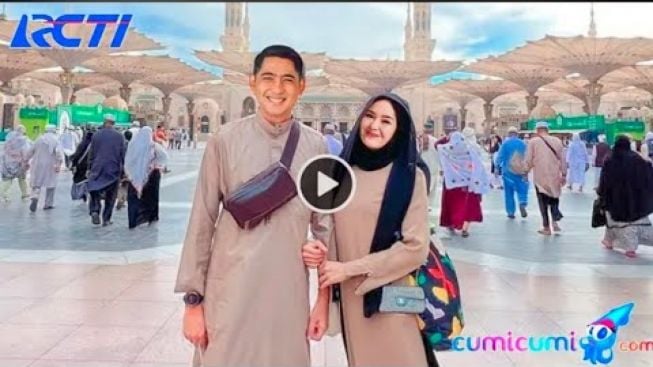 CEK FAKTA: Alhamdulillah! Arya Saloka dan Amanda Manopo Tiba di Tanah Suci, Intip Kemesraan Mereka