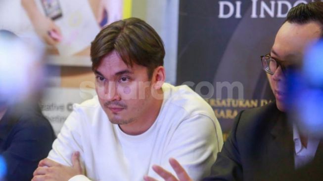 Rendy Kjaernett Hapus Tato Syahnaz Sadiqah demi Rujuk dengan Lady Nayoan, Netizen: Percuma!