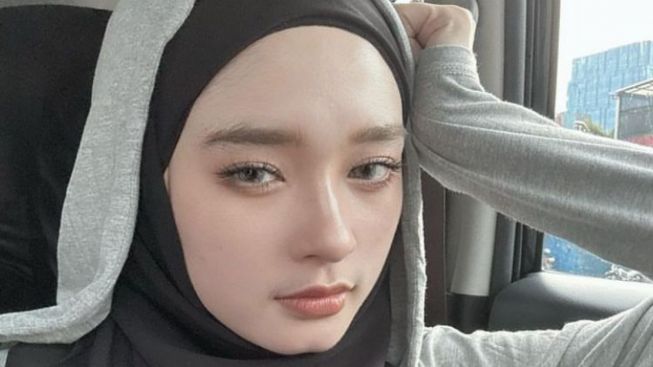 Demi Dapat Hak Asuh Anak, Inara Rusli Bawa 52 Bukti ke Persidangan: Aku Dibilang Nggak Pantas Urus Anak