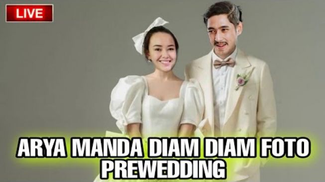 CEK FAKTA: Serasi Serba Putih, Arya Saloka dan Amanda Manopo Diam-diam Foto Prewedding untuk Persiapan Menikah