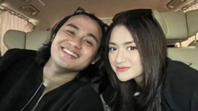 Nathalie Holscher Ngonten Bareng Yogi Ilham di Kamar, Rambut Basah Habis Keramas Jadi Omongan