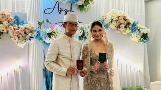 Aksi Ayah Azizah Salsha Sodorin Anaknya ke Pratama Arhan Bikin Gemas