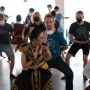 Peserta IOI Pelajari Kesenian Indonesia