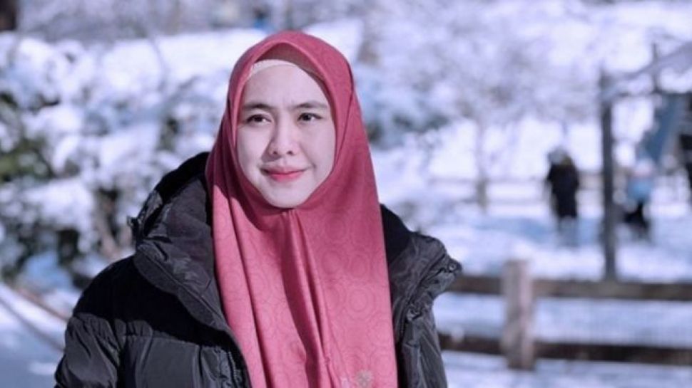 Cerita Oki Setiana Dewi Hijrah Di Umur Tahun Sang Ibu Divonis Tak Bisa Sembuh Dari Penyakit