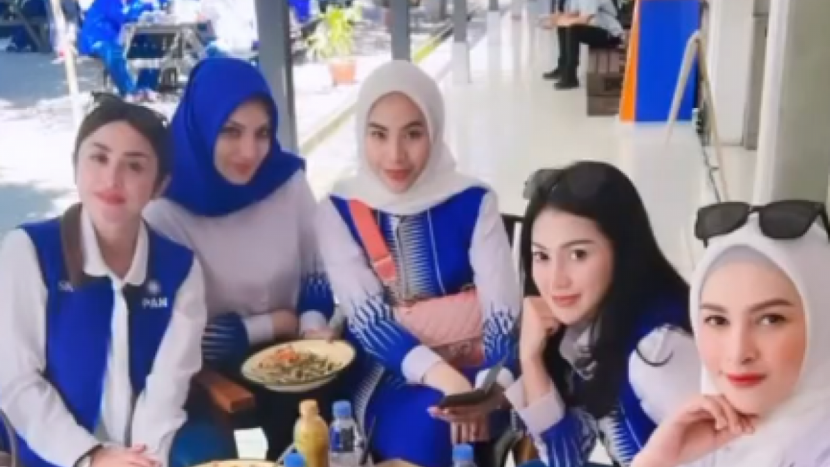 Selvi Kitty [Instagram @selvikitty]