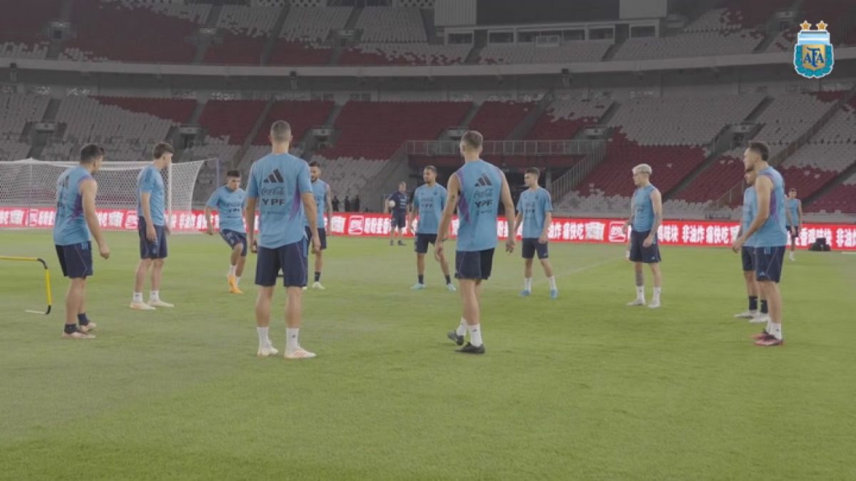 Argentina latihan di SUGBK jelang lawan timnas Indonesia. [Vermouth-deportivo.com.]
