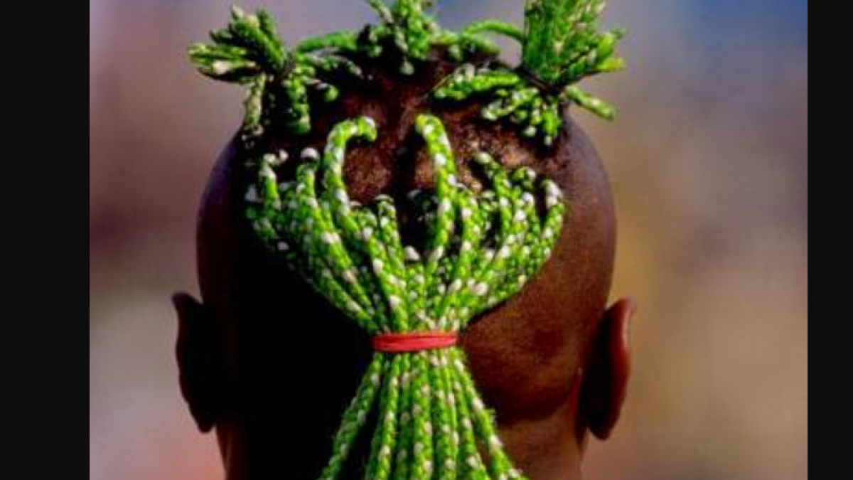 Potret 5 Pesepak Bola dengan Gaya Rambut Norak, Nomor 3 Mirip Jamet Tiktok. [Facebook]