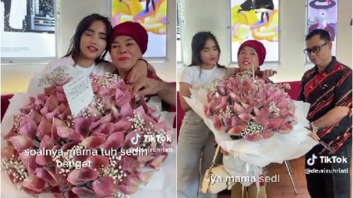 Fujianti Utami alias Fuji memberi buket uang Rp100 ribuan segepok kepada sang ibunda, Dewi Zuhriati. [Tiktok dewizuhriati]