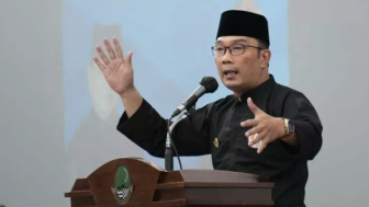 Ridwan Kamil Temui Buruh Jelang Penetapan UMK Jawa Barat 2023,  Usulan Tiga Kota Kabupaten Bakal Dikoreksi
