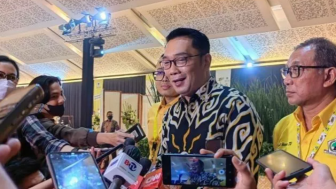 Umumkan Gabung Parpol Bulan Ini, Ridwan Kamil Bingung Pilih Golkar Atau PAN