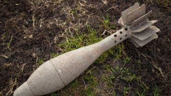 Petani Ini Syok saat Tahu Benda Terbungkus Kantong Plastik yang Ia Temukan di Sawah Bisa Bikin Dirinya Pindah Alam