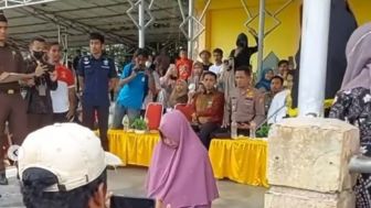 Pelakor di Aceh Dihukum Cambuk di Hadapan Warga, Netizen Singgung Denise Chariesta