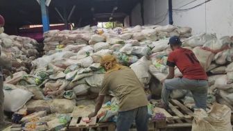 Heboh Tumpukan Beras Rusak di Pulo Gadung Diduga Bansos Covid-19 yang Tak Tersalurkan, Ini Kata Dinsos DKI