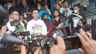 Didampingi Kuasa Hukum, Baim Wong Datangi Polda Metro Jaya, Ini Tujuannya