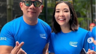 Ridwan Kamil Beri Kode Saranghae Saat Foto Bersama dengan Gisella Anastasia