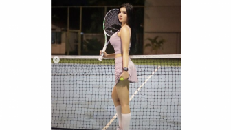 Pakai Rok Mini di Lapangan Tenis, Maria Vania Cocok Disebut Pemersatu Bangsa?
