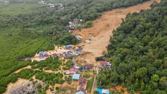 Ngeri! Terdengar Suara Gemuruh Disertai Ledakan Sebelum Longsor Timbun Satu Desa di Serasan Natuna