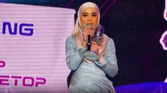 Lesti Kejora Nangis Saat Nyanyi di SCTV Music Awards: Kalo Ngebatin Kenapa Dilanjutin?