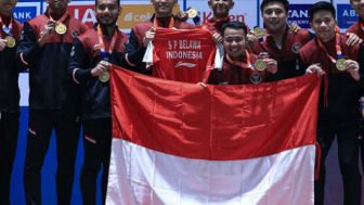 Momen Haru Tim Bulutangkis Indonesia Persembahkan Emas SEA Games 2023 untuk Mendiang Syabda Perkasa