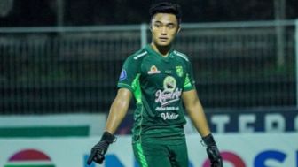 Dulu Ada Putu Yasa Kini Ernando Ari, Kiper Persebaya yang Persembahkan Medali Emas untuk Timnas Indonesia