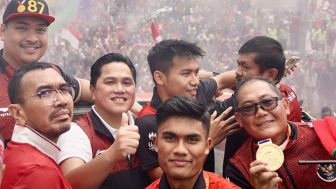 Timnas U-22 Diarak Keliling Jakarta, Erick Thohir: Insya Allah Jadi Momentum Kebangkitan Sepakbola Indonesia