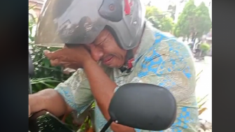 Pilu! Jauh-jauh dari Kalimantan untuk Hadiri Wisuda, Bapak Ini Malah Dibentak Sang Anak, Netizen Dibuat Sakit Hati