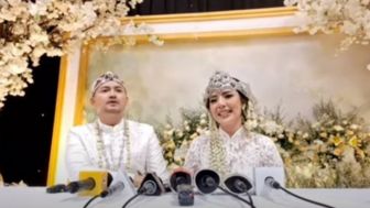 Seserahan Pernikahan dengan Nurul Kamaria Disebut Pakai Uang Dewi Perssik, Angga Wijaya Langsung Ngamuk