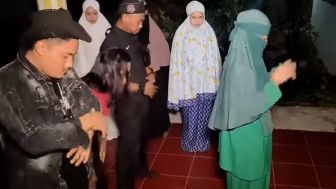 Heboh di Medsos, Salat 'Nyeleneh' Ponpes Al Kafiyah, Diimami Perempuan