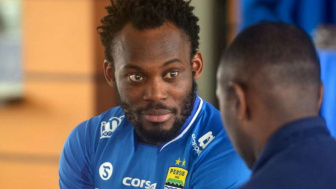 Persib Bikin Michael Essien Gagal Move On: Jadi Tukung Potong Rumput sampai Belanja Pakai Tas Emak-emak