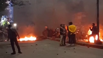 Malam Jahanam di Dago Elos, Saat Gas Air Mata Polisi Bikin Warga Bergelimpangan