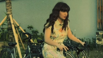 Akhirnya Muncul Usai Video Syur 11 Menit Viral, Rebecca Klopper Main Sepeda Hingga Berkuda di Pantai