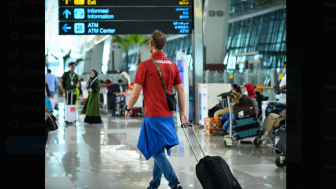 Didepak Thailand, Mano Polking Posting Foto di Bandara Indonesia, Kode Apa Nih?