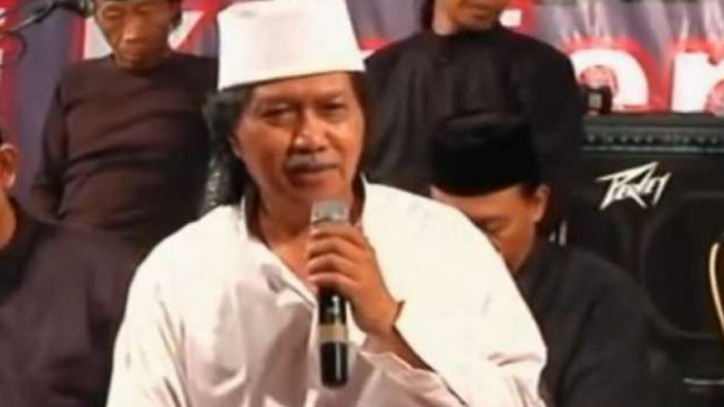 CEK FAKTA: Ada Sosok yang Suruh Cak Nun Sebut Jokowi seperti Firaun, Benarkah?