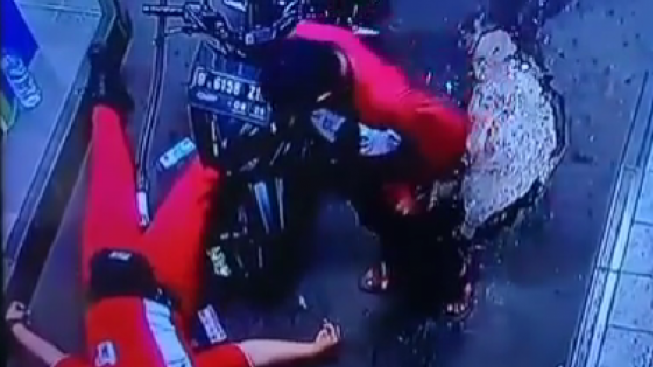 Nolong Tapi Nyolong, Pria Ini Selamatkan Operator SPBU Margonda yang Diduga Epilepsi, Tapi...
