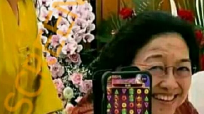 CEK FAKTA: Bu Mega dan Puan Maharani Terciduk Main Judi Slot