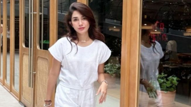 Rahasia Body Goals Ussy Sulistiawaty di Usia 42 Tahun, Apa Saja?